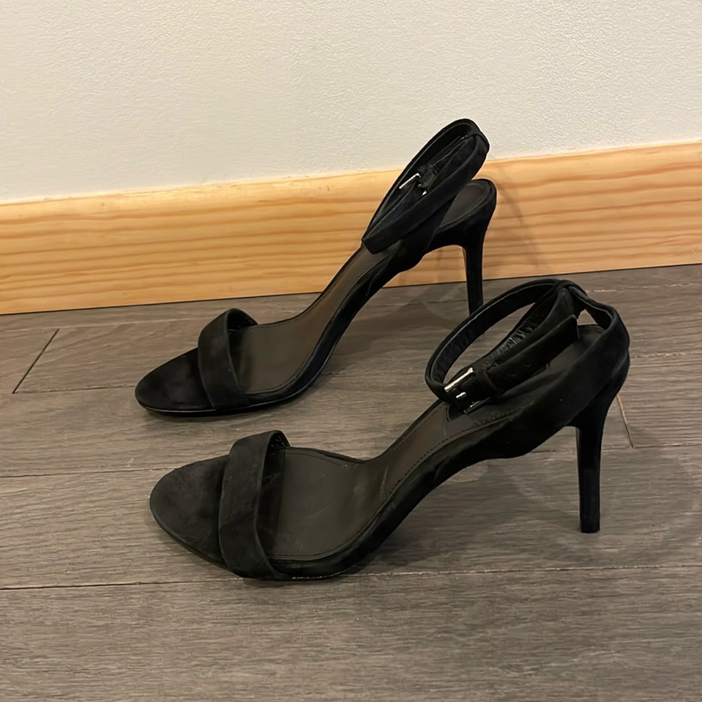 Lafayette 148 New York women shoes.